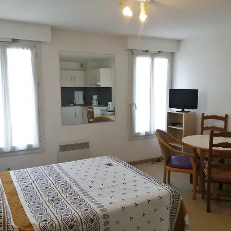 Apartment Les Salines Studio 1 A 2 Pers Coeur De Ville *
